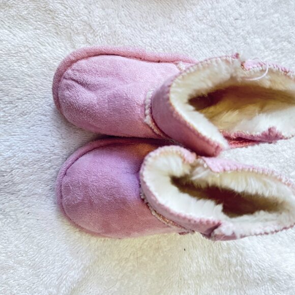 Carter’s Pink Flower Slippers & Baby Booties Bundle – Size S (0–6M) - Picture 5 of 5